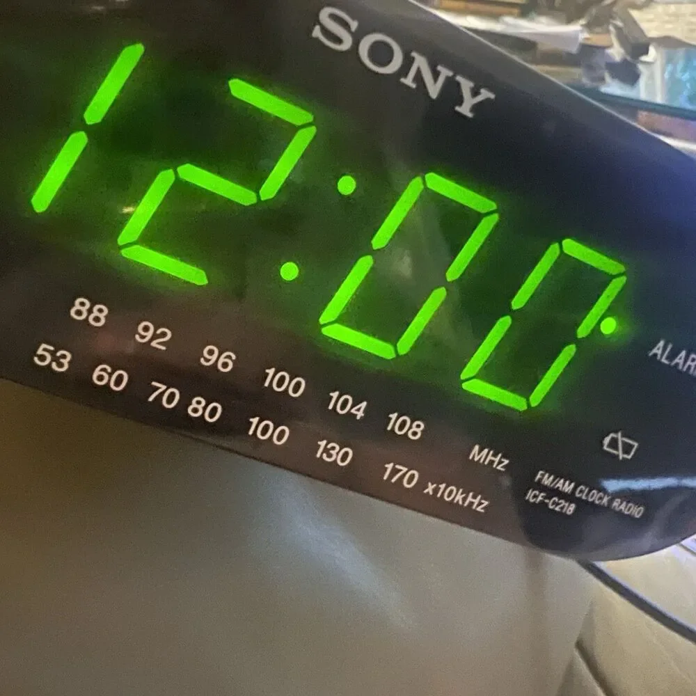 SONY Dream Machine Model: (ICF-C218) AM/FM Dual Alarm Clock/Radio, Tested/Works!